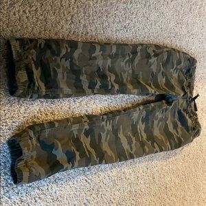Kids Levi camouflage joggers